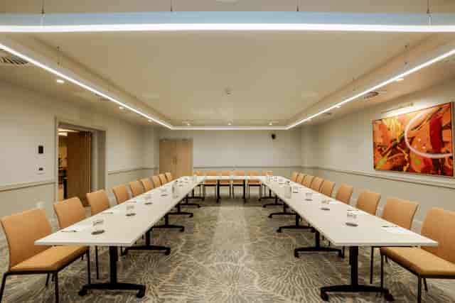 U-shaped meeting room in Westminster, Strand Palace, perfect for corporate board sessions.