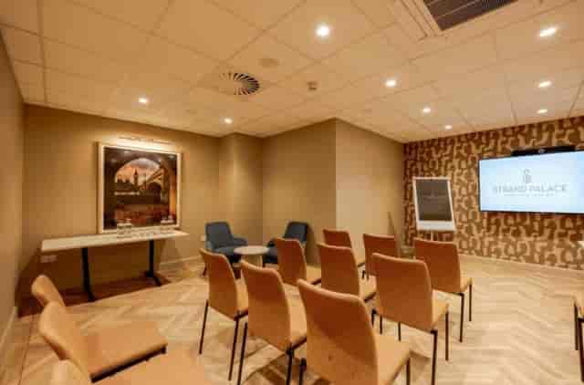 Big Ben theater-style breakout room with AV for workshops and strategy sessions.