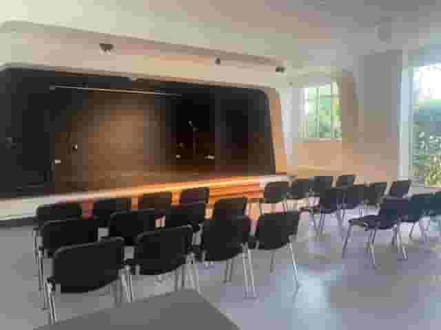 Backstage Studio / Green Room