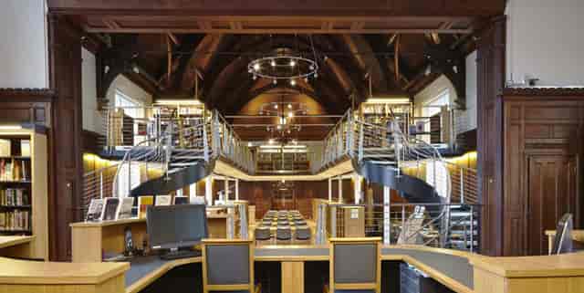 Sir Martin Gilbert Library, Highgate School: historic academic venue for seminars and meetings.