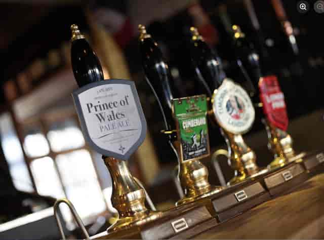 High-quality portable bar hire at The Prince of Wales, perfect for evening receptions and networking.