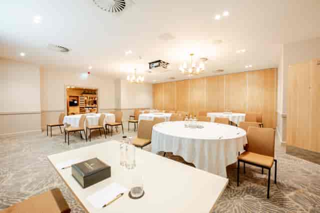 Cabaret-style breakout room at Covent Garden II, Strand Palace for professional workshops.