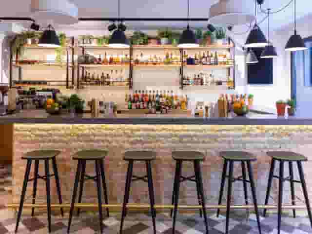 Hans' Bar & Grill