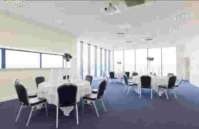 Conference & flexible meeting spaces