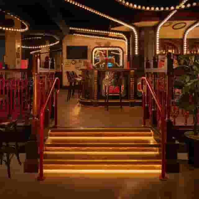 Dovetail Bar
