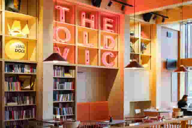 Backstage Bar & Cafe