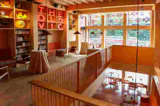 Backstage Bar & Cafe