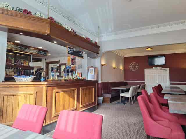 Moseley Golf Club lounge, tiered seating for networking events and private social gatherings.
