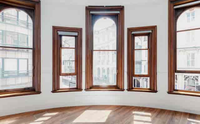 Fleet Street Gallery boardroom with natural light, perfect for creative meetings and workshops.