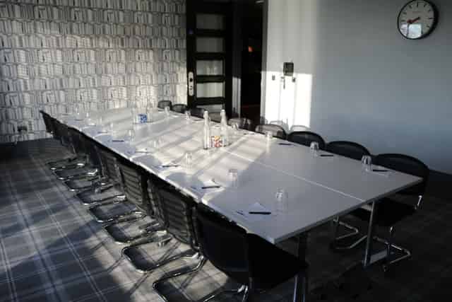 8-person Meeting Room