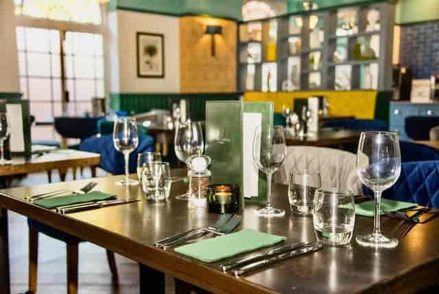 Regency Hotel Solihull private dining room, elegant restaurant setup for networking events.