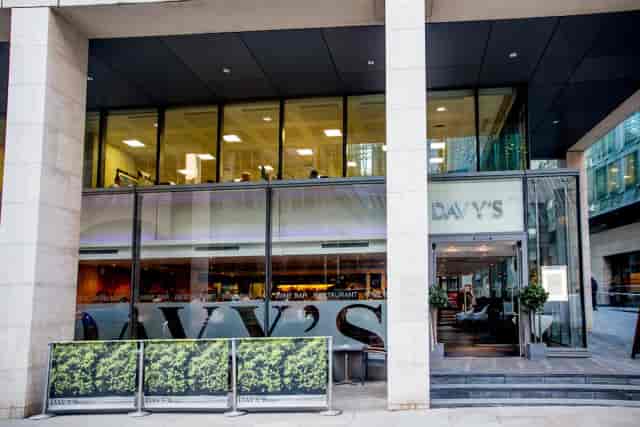 Modern Davy's at Plantation Place venue for corporate happy hours and networking events.
