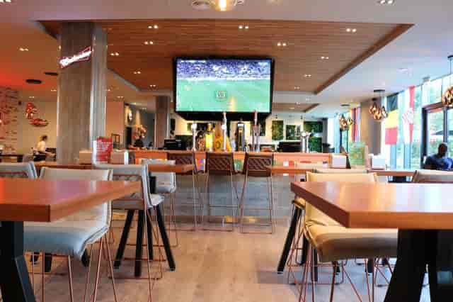 VWorks Solihull casual breakout space with industrial decor for networking and corporate events.