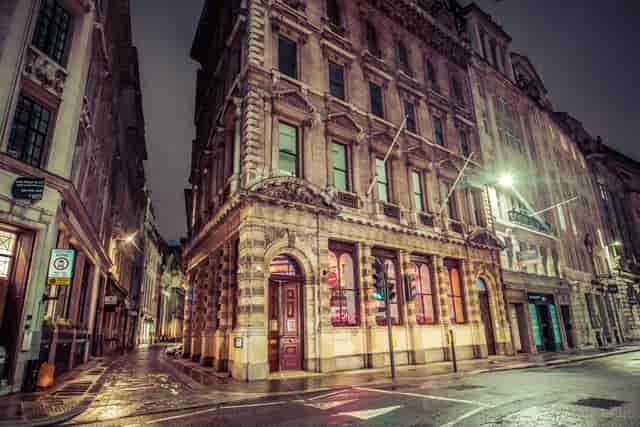 Historic Simmons Bar Bank venue for exclusive evening receptions and boutique corporate events.