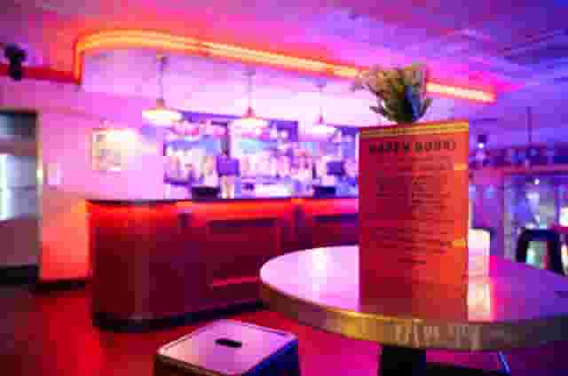 Simmons Bar | Bank