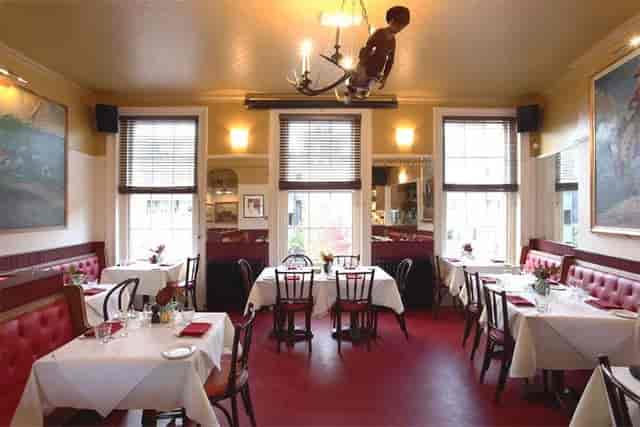 Briciole private dining room with high ceilings for intimate board dinners and networking events.