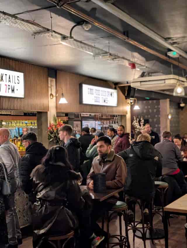 Kelsey House Bar & Kitchen open-plan venue for casual networking and corporate events.
