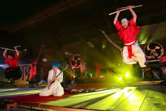 Taiko drumming gala entertainment at Togo-Kinenkan event venue for immersive corporate experiences.