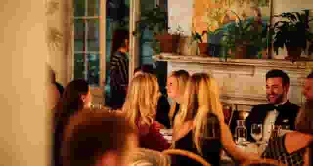 FESTIVE TOWN HOUSE PARTY: THREE FLOORS TO DISCOVER