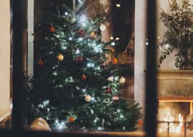 FESTIVE TOWN HOUSE PARTY: THREE FLOORS TO DISCOVER