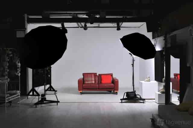 CFC Studio Main Hall: white cyclorama wall for professional video production and brand events.