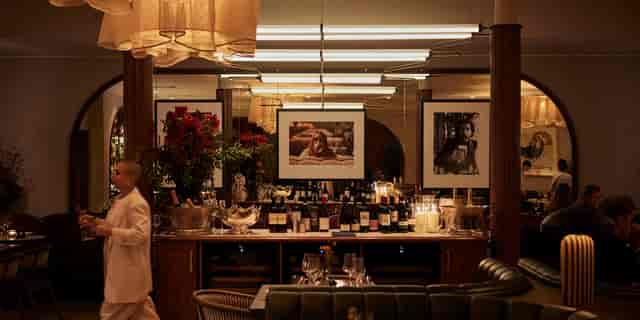 On The Rocks bar at W London: atmospheric venue for corporate receptions and VIP dinners.