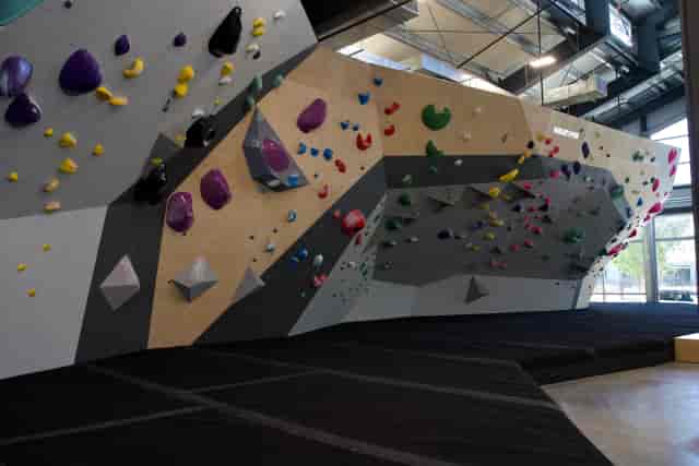 El Chicos SW16: Versatile open-plan venue for corporate team-building and breakout sessions.