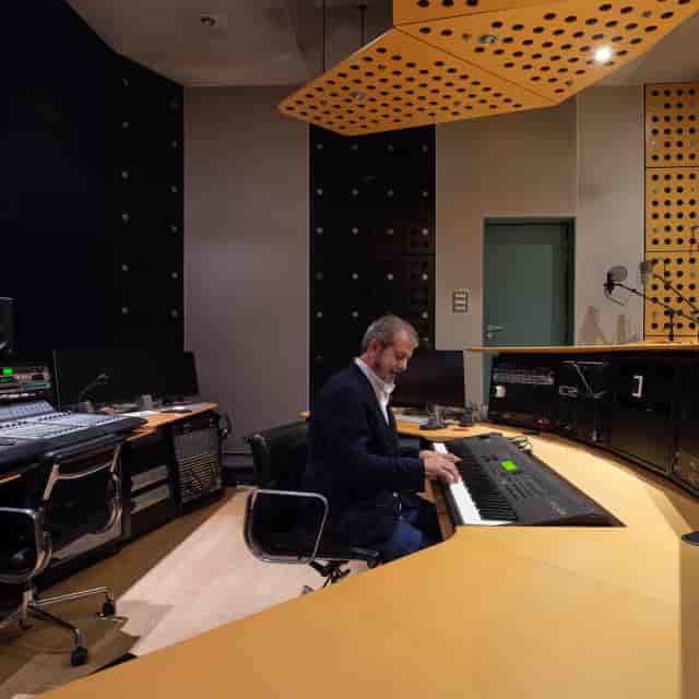 High-end Cream Room studio with acoustic treatment for professional event production and AV assets.