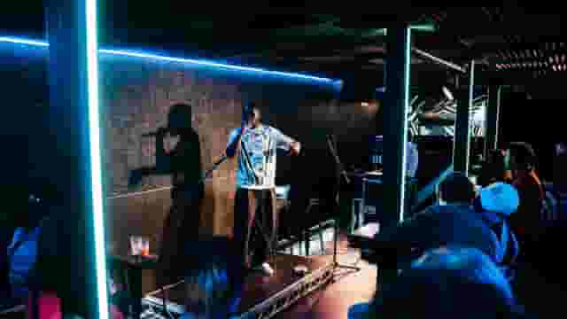 Lounge Area & Bar