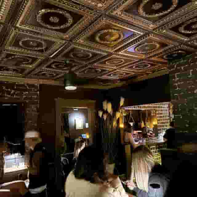 Lounge Area & Bar