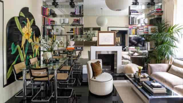 Gallery Club London VIP roundtable room with curated lounge seating for executive networking.