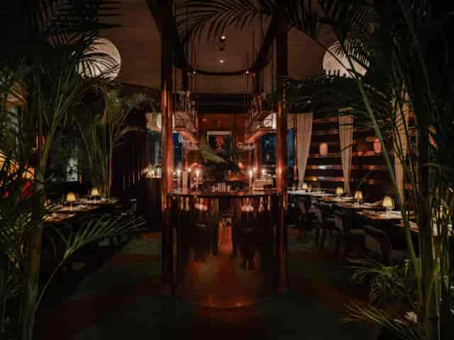 Main Room at Gallery Club London: Luxury venue with mood lighting for VIP dinners and networking.