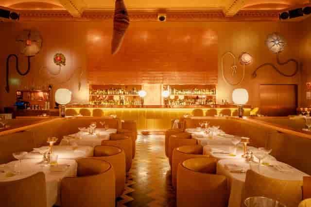 Studio at Gallery Club London: high-end, intimate venue for corporate dinner and VIP events.