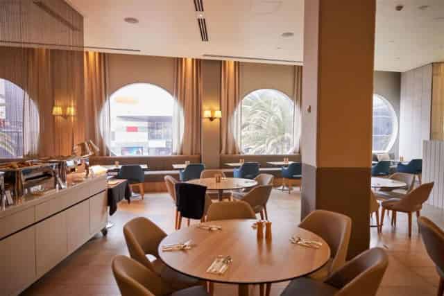Promenade Room
