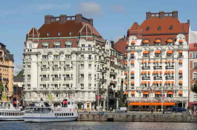 Hotel Esplanade waterfront venue for executive offsites and luxury corporate incentive trips.