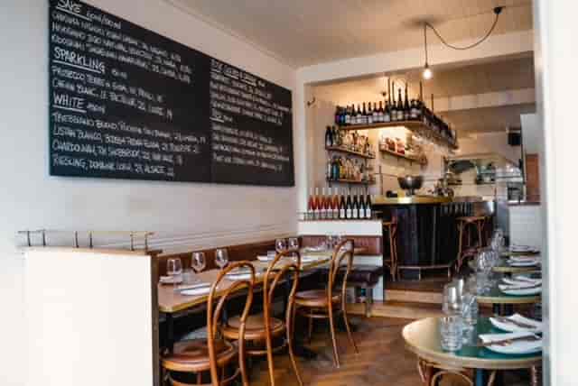 Oceana Chef's Counter: Bistro-style venue for intimate corporate networking and VIP dinners.