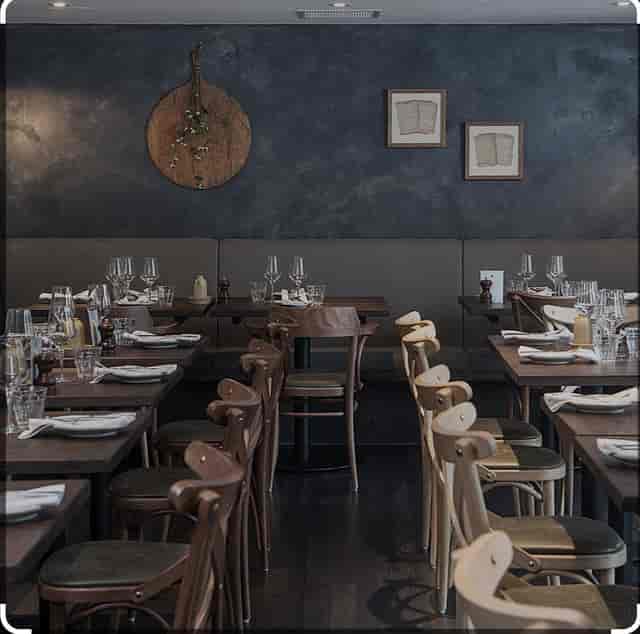 The Salon at Brasserie Blanc Oxford: intimate upscale board dinner and networking event space.