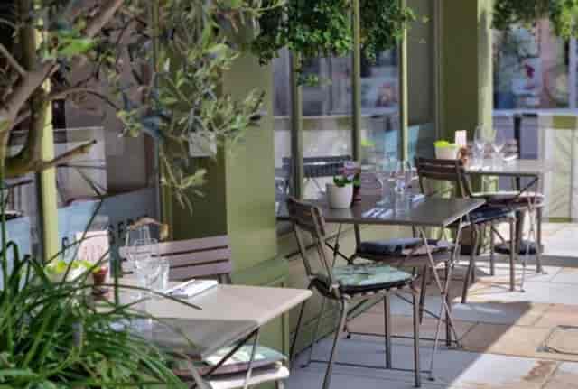 Outdoor bistro seating at Brasserie Blanc Oxford for intimate networking and small group lunch.