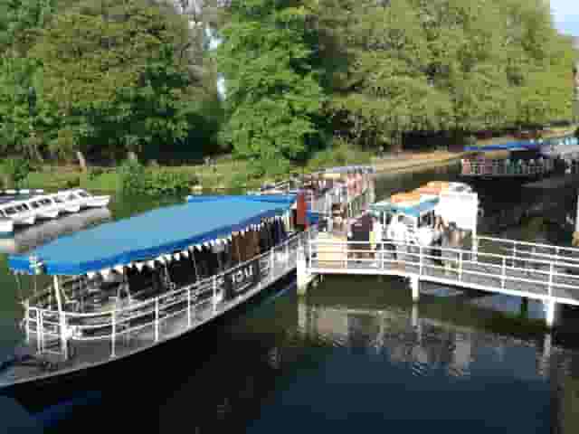 Cruise Boat