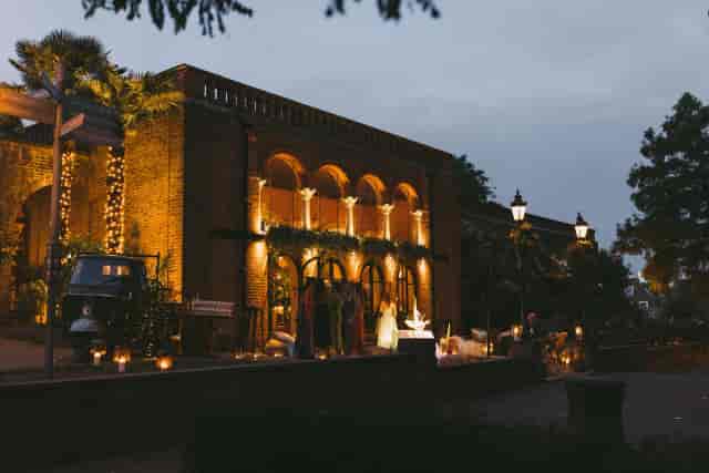 Upscale private dining in Notting Hill with warm candlelight for intimate luxury events.
