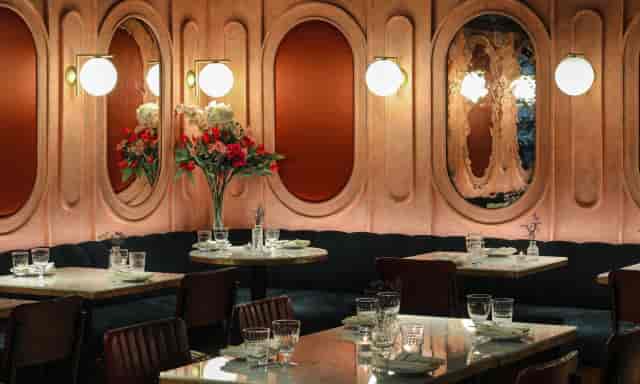 Elegant Notting Hill event venue with banquet seating for intimate dinners and networking events.