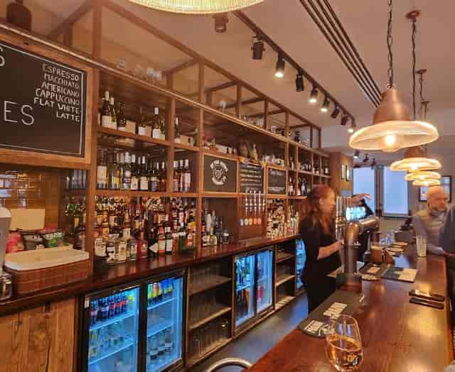 The Lamb and Trotter intimate venue with bar for post-conference networking and VIP receptions.