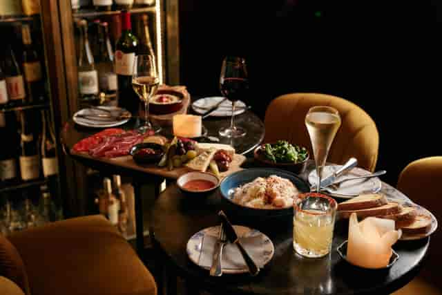 Upscale Lamb and Trotter lounge: intimate private dining room for executive events.