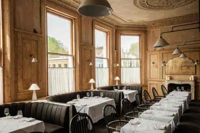 Brompton Room at Millennium Hotel: Upscale board dinner venue with sophisticated banquet seating.