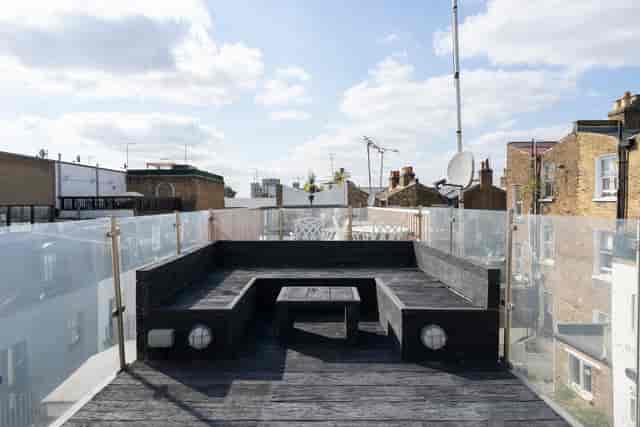 Rooftop breakout deck at ALBA London, perfect for networking events and corporate brainstorming.
