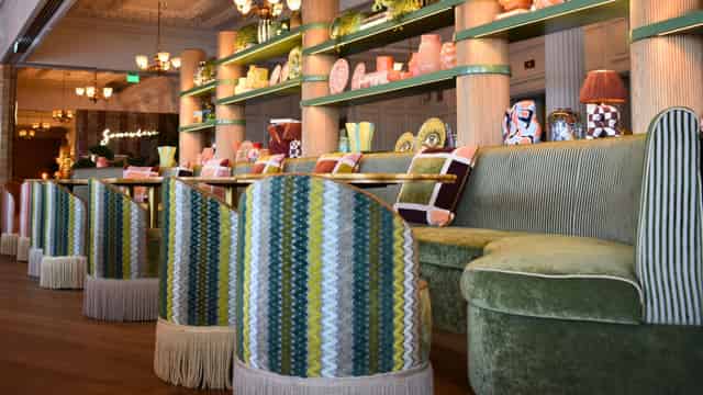 Harrods View / Executive Table
