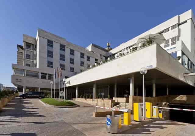 Hotel Villamadrid Royal I entrance for event shuttle bus logistics and group arrivals.