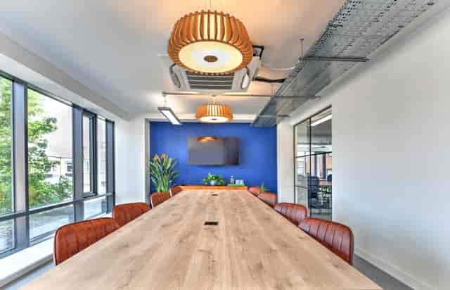Modern St Aldates boardroom with natural light for corporate meetings and collaborative events.