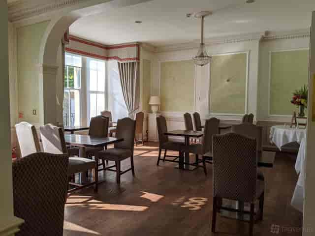 Restaurant 66A at Cotswold Lodge: bright traditional dining room for board meetings or luncheons.