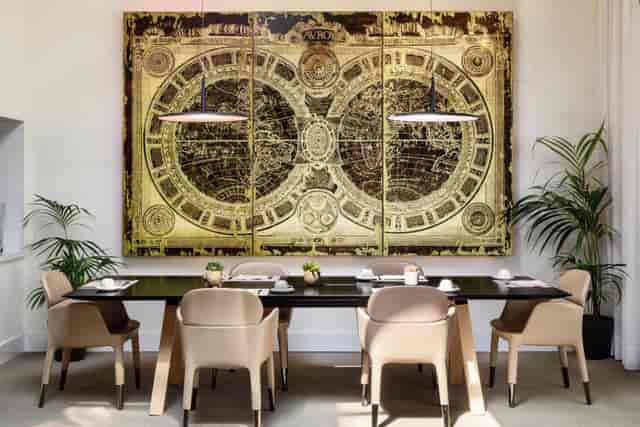 Princesa boardroom at Hotel Mayorazgo featuring luxury decor for executive meetings and conferences.